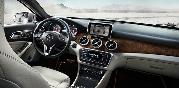 2015 Mercedes-Benz GLA Interior Dashboard